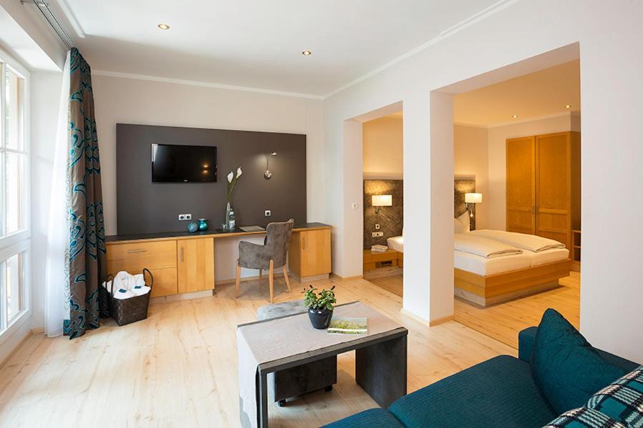 Hotel Wiedemann Фюссен Экстерьер фото