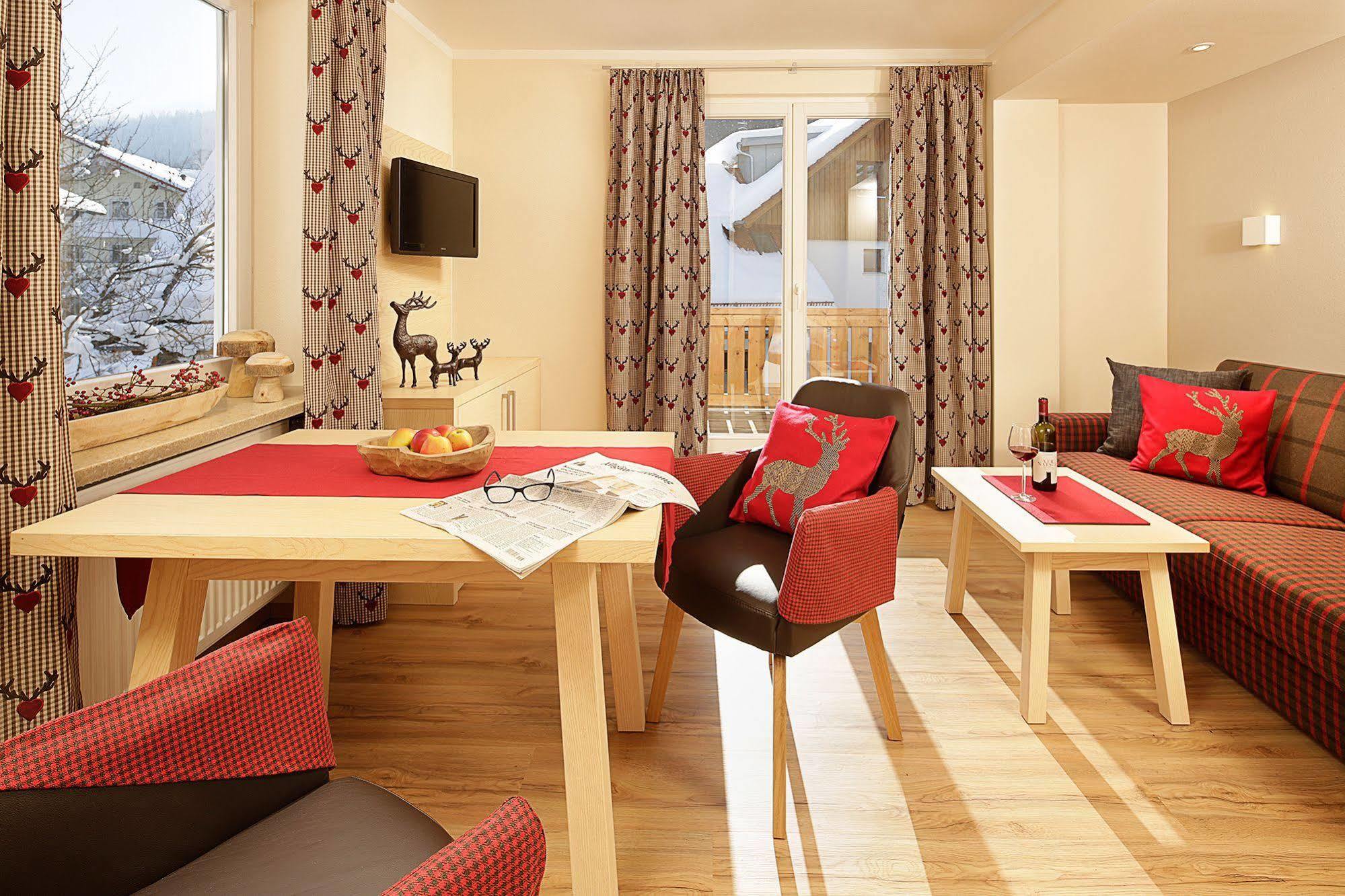 Hotel Wiedemann Фюссен Экстерьер фото